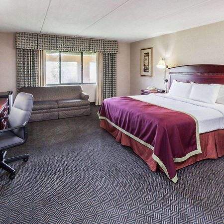 Baymont By Wyndham Michigan City Eksteriør bilde